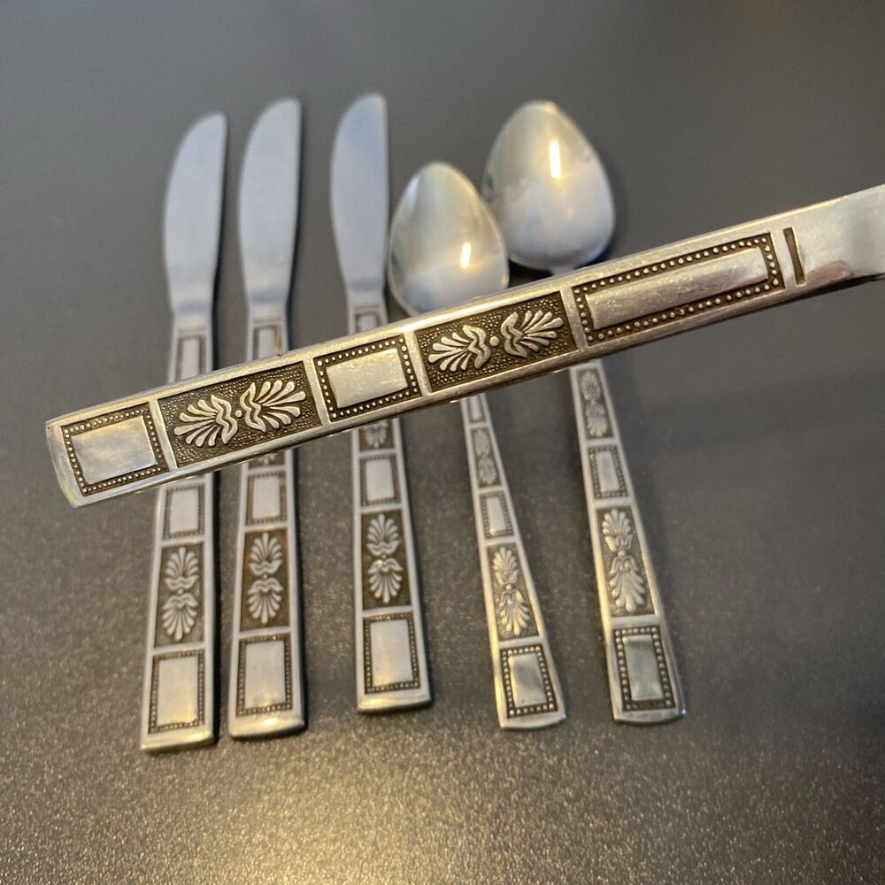 Vintage Lifetime Cutlery Flatware Raised Floral Japan 4 Butter Knives 2 Spoons